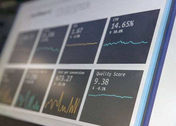 Quels sont les indicateurs clés pour investir en bourse ?